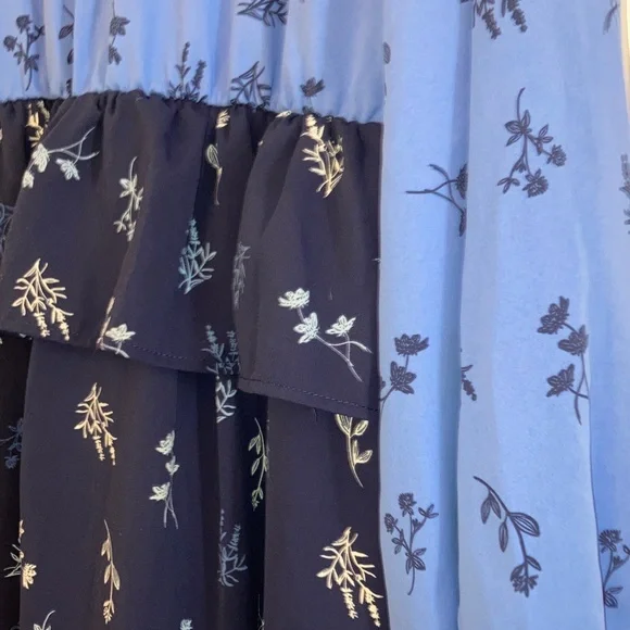 Blue and Navy Floral Dress - Picture 3 of 4